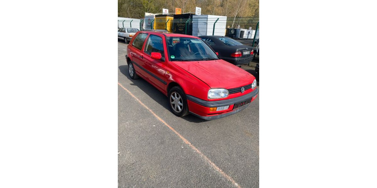 VW Golf 128.284 km 3.000 &euro; Hanau 63457