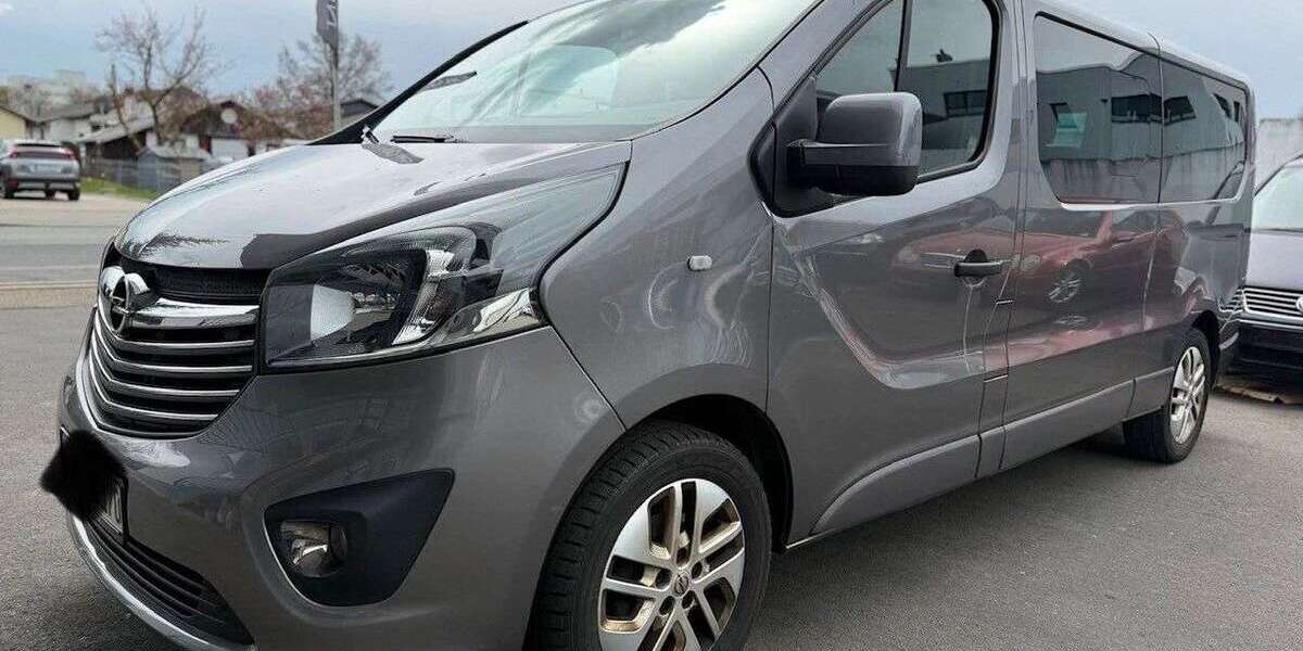 Opel Vivaro 260.207 km 9.799 &euro; Frankfurt am Main 60386