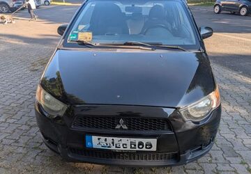 Mitsubishi Colt 116.000 km 2.300 &euro; Frankfurt am Main 60431
