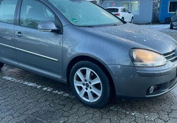 VW Golf 130.543 km 3.699 &euro; Frankfurt am Main 65933