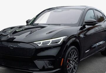 Ford Mustang Mach-E 11.777 km 52.598 &euro; Frankfurt 60386