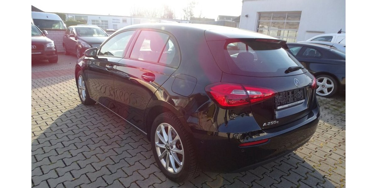 Mercedes-Benz A 250 e Navigation, aktiver Parkassist, AppleCarpl 51.538 km 20.890 &euro; Rodgau 63110