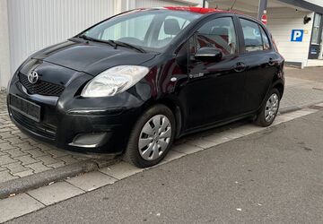 Toyota Yaris 171.440 km 3.400 &euro; Rüsselsheim am Main 65428