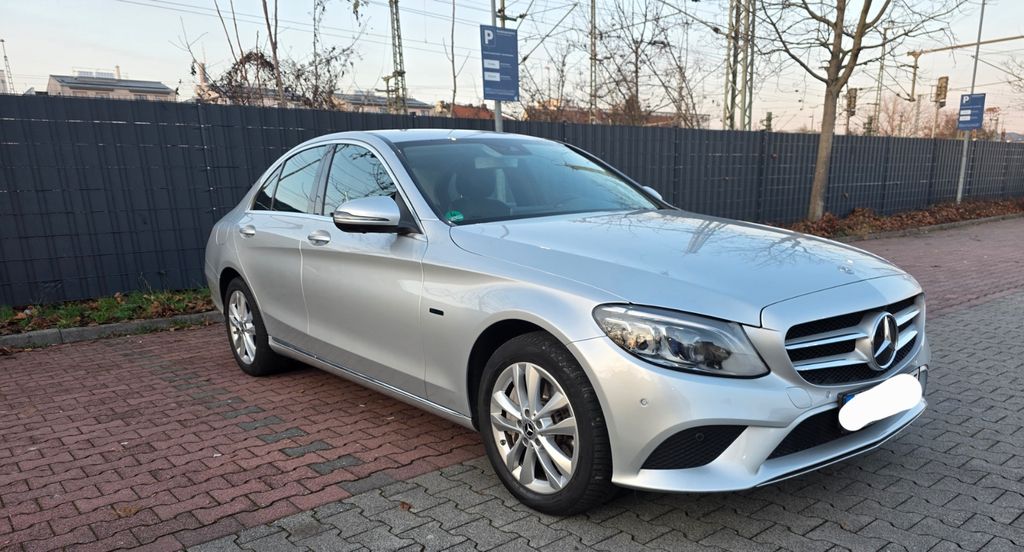 Mercedes-Benz C 300 79.618 km 25.300 &euro; Frankfurt am Main 60598
