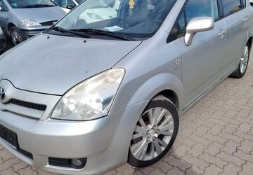 Toyota Corolla Verso 268.000 km 1.750 &euro; Frankfurt 65933