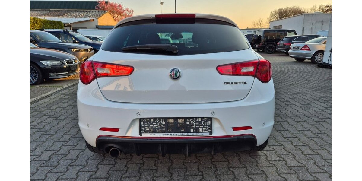 Alfa Romeo Giulietta Sport Navigation, Klima, Einparkhilfe 89.100 km 11.690 &euro; Rodgau 63110