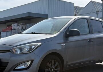 Hyundai i20 86.000 km 5.390 &euro; Frankfurt 60386