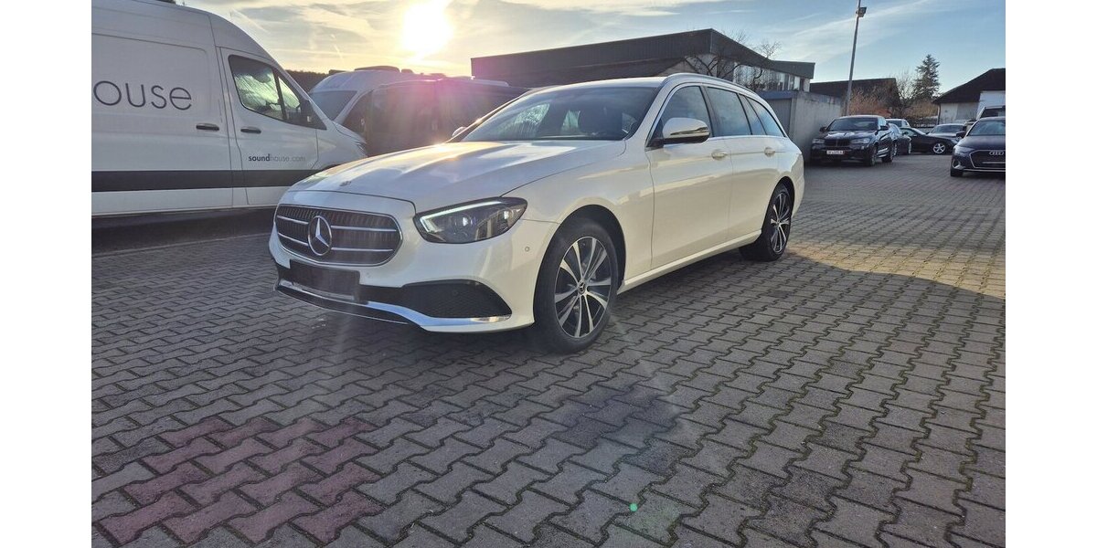 Mercedes-Benz E 300 e T Avantgarde AHK, LED, Rückfahrkamera, App 55.700 km 29.990 &euro; Rodgau 63110