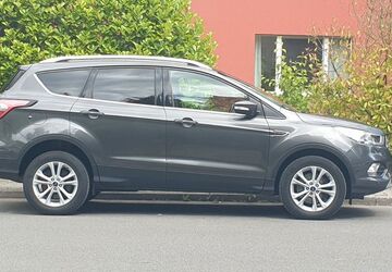 Ford Kuga 149.000 km 16.200 &euro; Frankfurt 60435