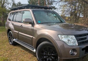Mitsubishi Pajero 101.400 km 21.700 &euro; Mainhausen 63533