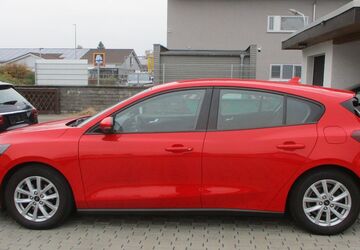 Ford Focus 58.338 km 16.799 &euro; Babenhausen 64832