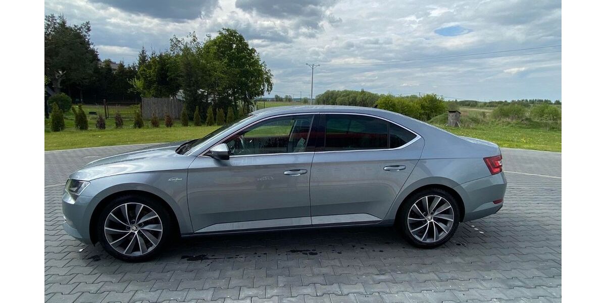 Skoda Superb 175.000 km 15.700 &euro; Frankfurt nad Menem 60437