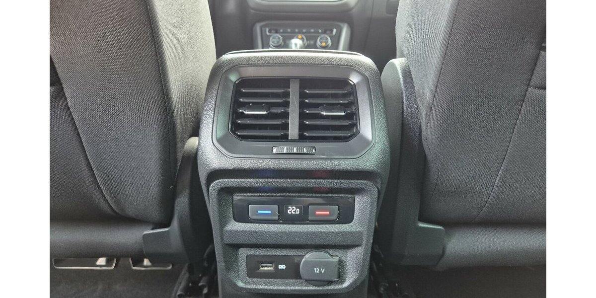 VW Tiguan Highline R-Line DSG, Navigation, LED-Schein 61.222 km 22.790 &euro; Rodgau 63110