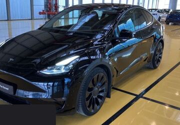 Tesla Model Y 40.876 km 42.400 &euro; Hanau 63457