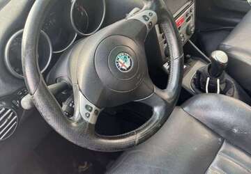 Alfa Romeo 147 160.000 km 2.490 &euro; Offenbach 63073