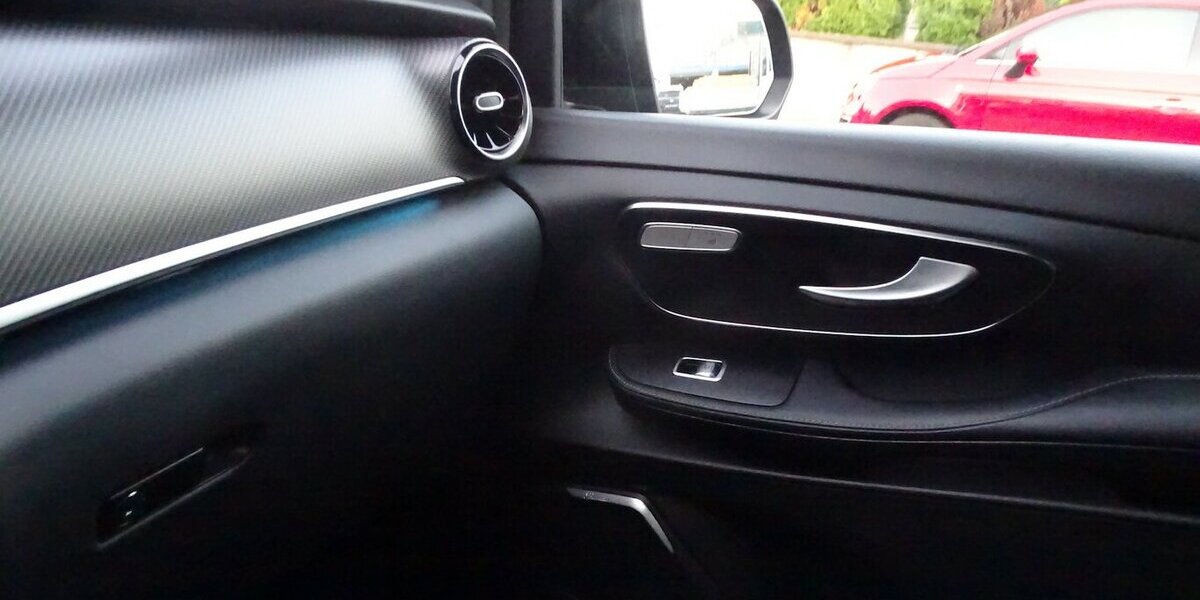 Mercedes-Benz V 300 d 4M lang AVANTGARDE EDITION AMG Line, Stand 61.360 km 59.890 &euro; Rodgau 63110