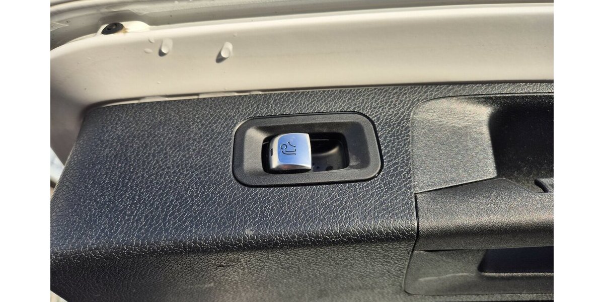 Mercedes-Benz E 300 e T Avantgarde AHK, LED, Rückfahrkamera, App 55.700 km 29.990 &euro; Rodgau 63110