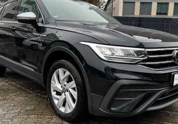 VW Tiguan Allspace 68.745 km 29.600 &euro; Frankfurt am Main / Bergen-Enkheim 60388