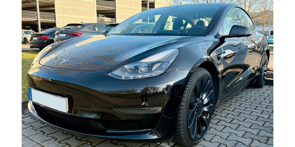 Tesla Model 3 66.500 km 27.500 &euro; Frankfurt am Main 60314