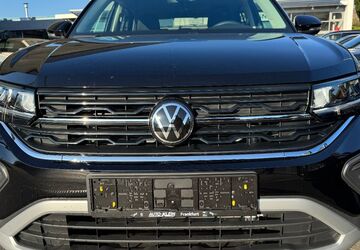 VW T-Cross 3.985 km 26.450 &euro; Frankfurt am Main 65936