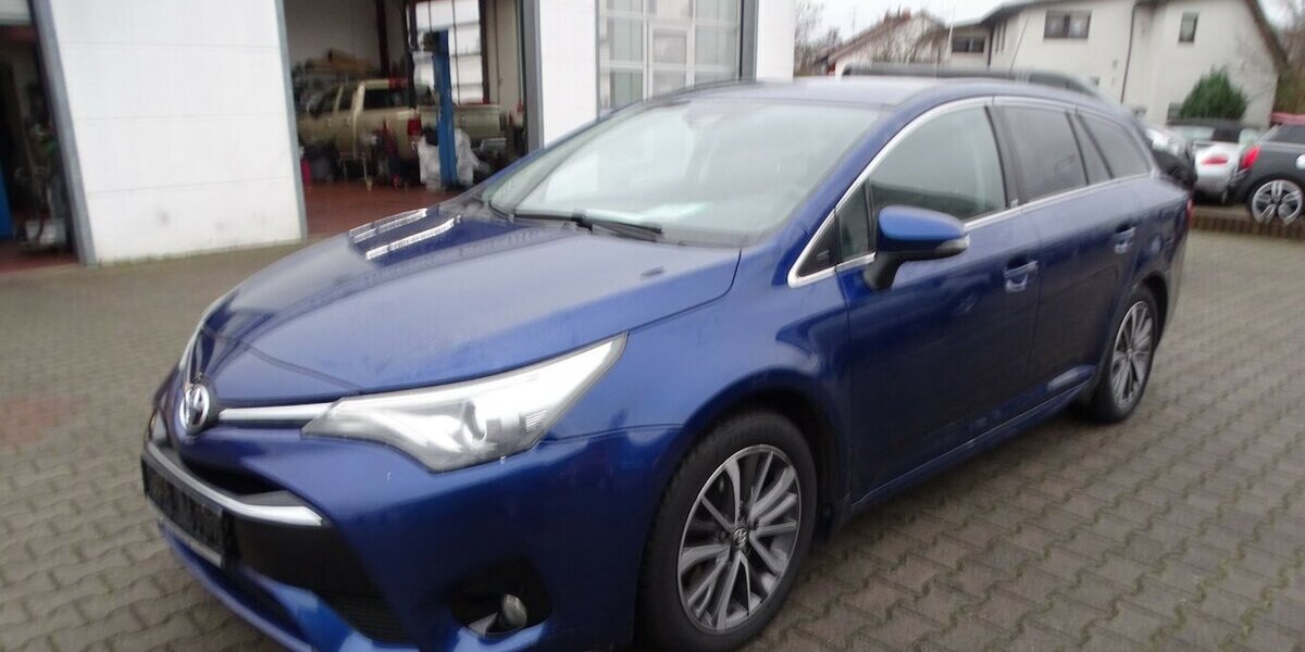Toyota Avensis 2,0 D Klima, Navi 200.000 km 6.690 &euro; Rodgau 63110