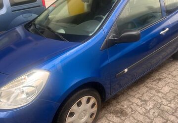 Renault Clio 104.000 km 1.990 &euro; Hanau 63452
