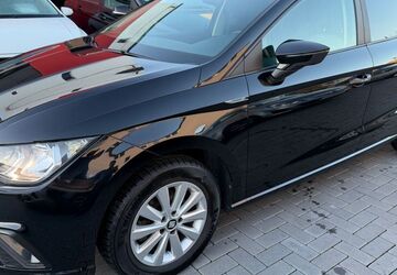 Seat Ibiza 99.667 km 12.100 &euro; FRANKFURT AM MAIN 60488