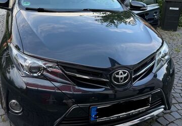 Toyota Auris 180.000 km 7.500 &euro; Frankfurt 60314