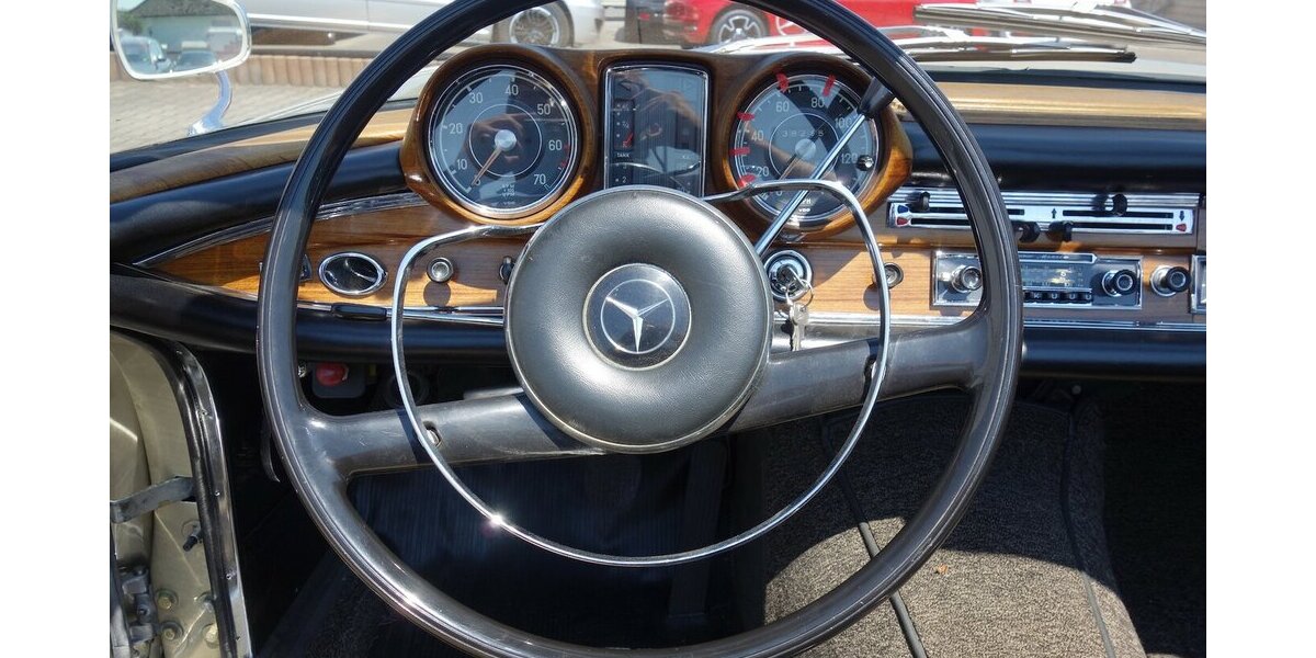 Mercedes-Benz 300 SE Cabriolet Top Original mit 58000 Km 58.000 km 179.000 &euro; Rodgau 63110