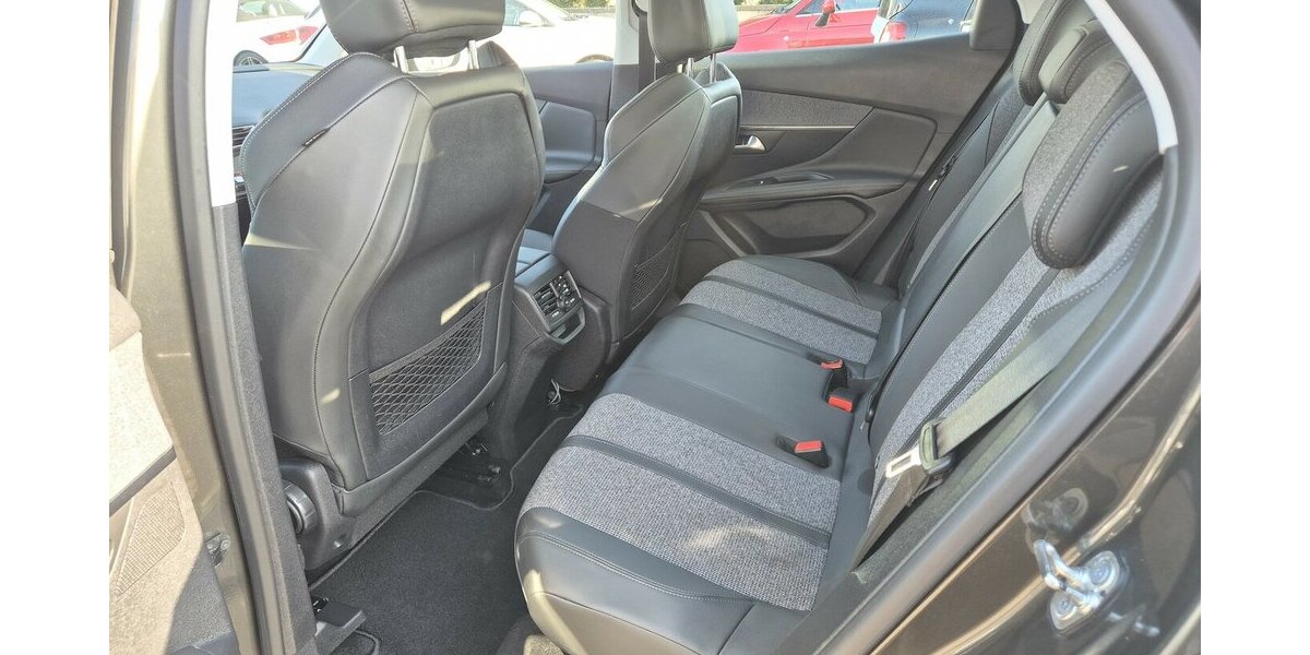 Peugeot 3008 Allure Navigation, Rückfahrkamera, Parktronic 62.052 km 14.890 &euro; Rodgau 63110