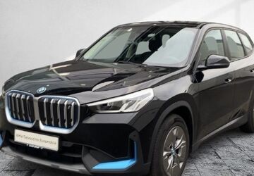 BMW iX1 11.039 km 32.449 &euro; Frankfurt 60314