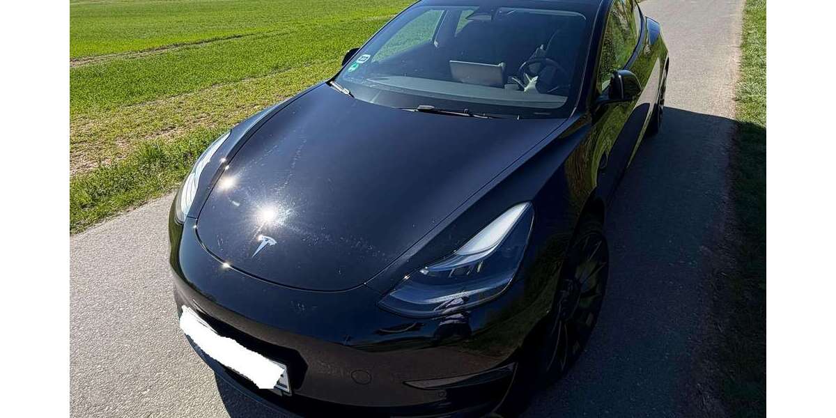 Tesla Model 3 38.500 km 30.900 &euro; Frankfurt am Main, Stadt 60438
