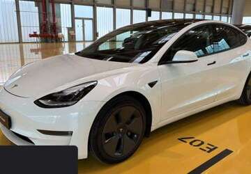 Tesla Model 3 57.328 km 27.300 &euro; Hanau 63457