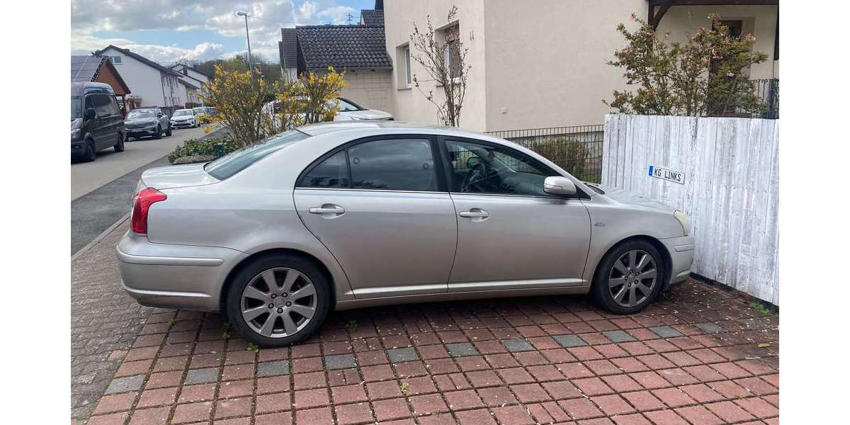Toyota Avensis 368.000 km 1.450 &euro; Hattersheim am Main, Stadt 65795