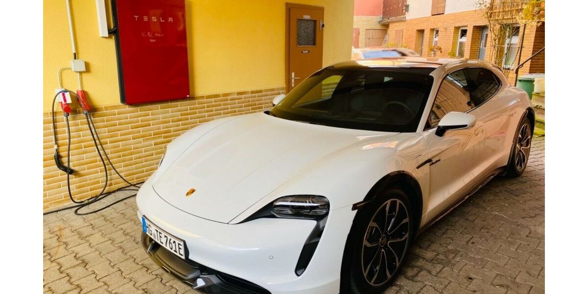 Porsche Taycan 14.227 km 169.999 &euro; Friedrichsdorf 61381