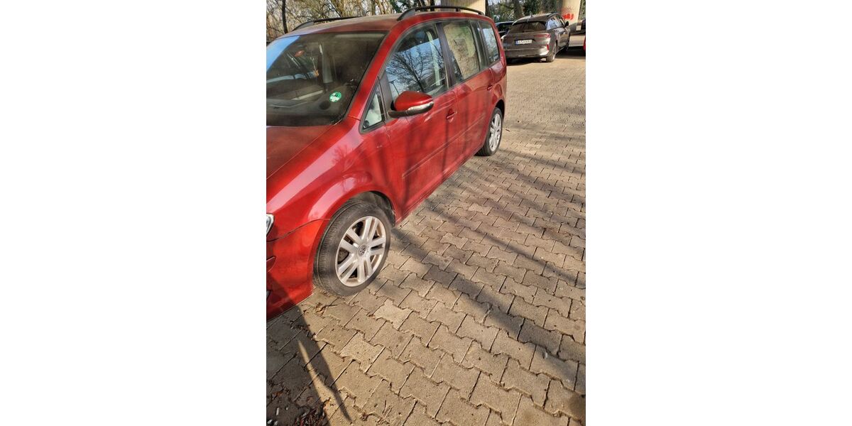 VW Touran 214.000 km 2.100 &euro; Hattersheim 65795