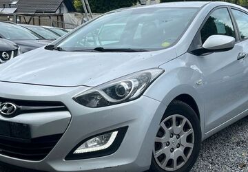 Hyundai i30 238.000 km 4.690 &euro; Frankfurt 65933