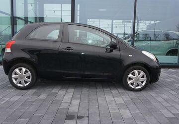 Toyota Yaris 97.000 km 5.875 &euro; Dietzenbach 63128