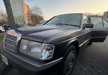 Mercedes-Benz 190 270.000 km 6.900 &euro; Frankfurt 60386