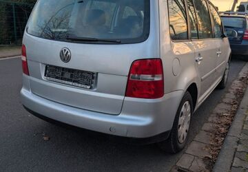 VW Touran 236.000 km 1.650 &euro; Nidderau 61130