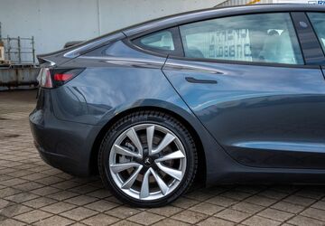 Tesla Model 3 218.000 km 24.100 &euro; Neu-Isenburg 63263