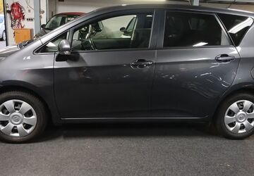 Toyota Verso-S 72.318 km 11.500 &euro; Rüsselsheim 65428