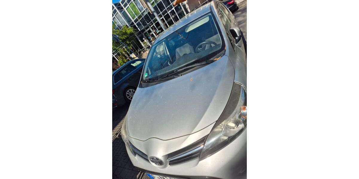 Toyota Verso 217.120 km 9.100 &euro; Frankfurt 60439