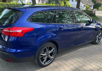 Ford Focus 121.840 km 8.300 &euro; Frankfurt am Main 60388