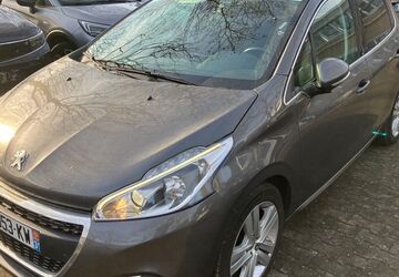 Peugeot 208 125.000 km 5.950 &euro; Hofheim am Taunus 65719
