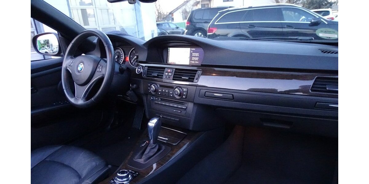 BMW 325d Cabrio Automatik, Navi, Leder, Sitzheizung 205.847 km 12.890 &euro; Rodgau 63110