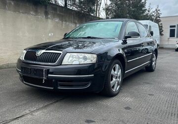 Skoda Superb 210.000 km 3.497 &euro; Hainburg 63512