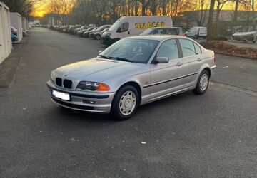 BMW 320 333.000 km 2.499 &euro; Offenbach 63069