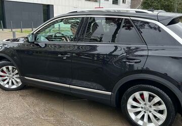 VW T-Roc 108.000 km 22.900 &euro; Frankfurt am Main 60385