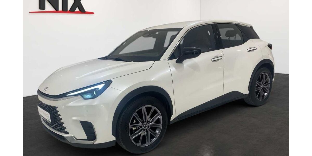 Lexus LBX 5.000 km 33.490 &euro; Frankfurt 60314